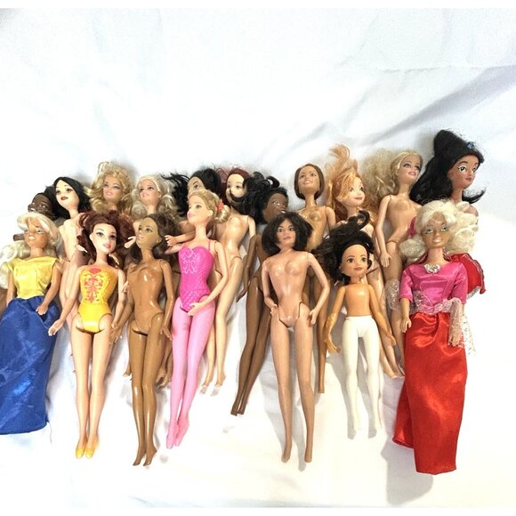 “Lot of 18 Mattel Barbie, Unbranded & Disney Princess Dolls  Restore or Parts - Picture 3 of 9